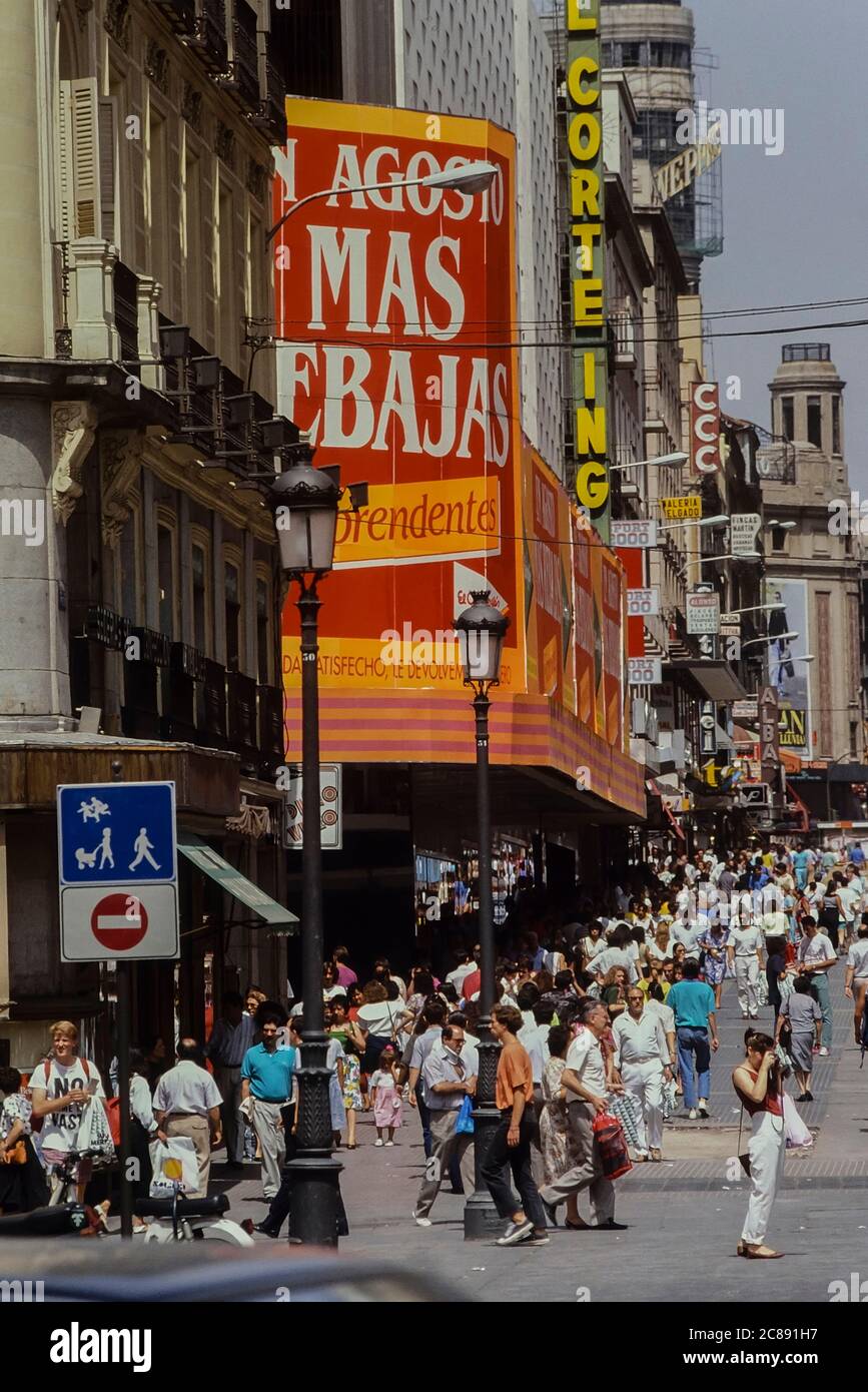 Calle De Preciados Leading From Sol To Plaza Del Callao Madrid Spain 1990 Stock Photo Alamy