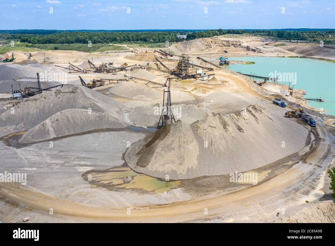 Davisburg, Michigan - Holly Sand and Gravel, an aggregate mining operation owned by the Edward C Levy Company. The company's products are used in road Stock Photo