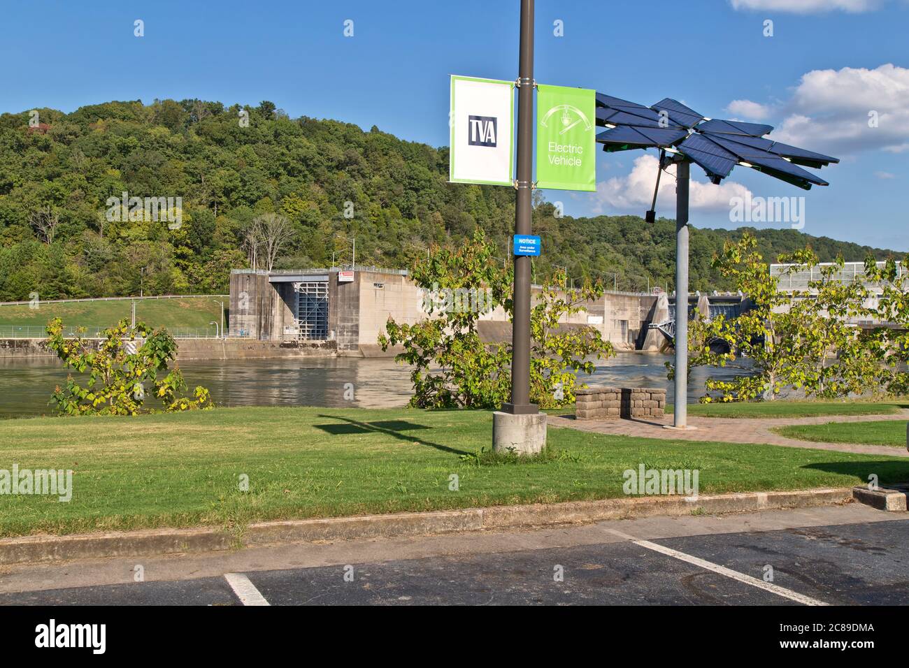 Melton Hill Hydroelectric Dam & Lock,  Electric Vehicle 'free' Charging Station, Melton Hill Recreation Area, U.S. Army Corps Of Engineers. Stock Photo