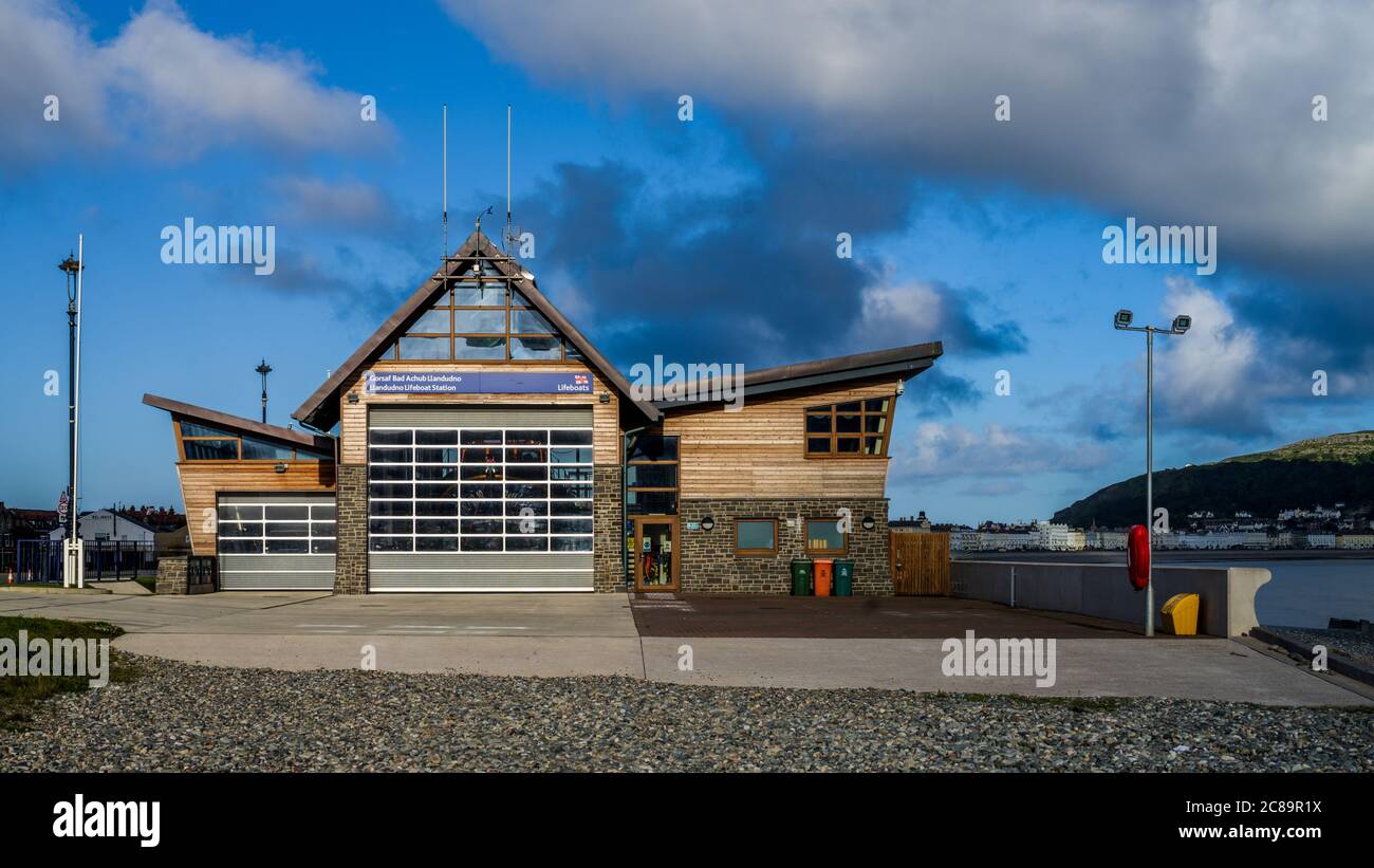 Llandudno Lifeboat Station - new RNLI station completed 2017 housing a Shannon Class boat Architects - Studio Four Architects Stock Photo