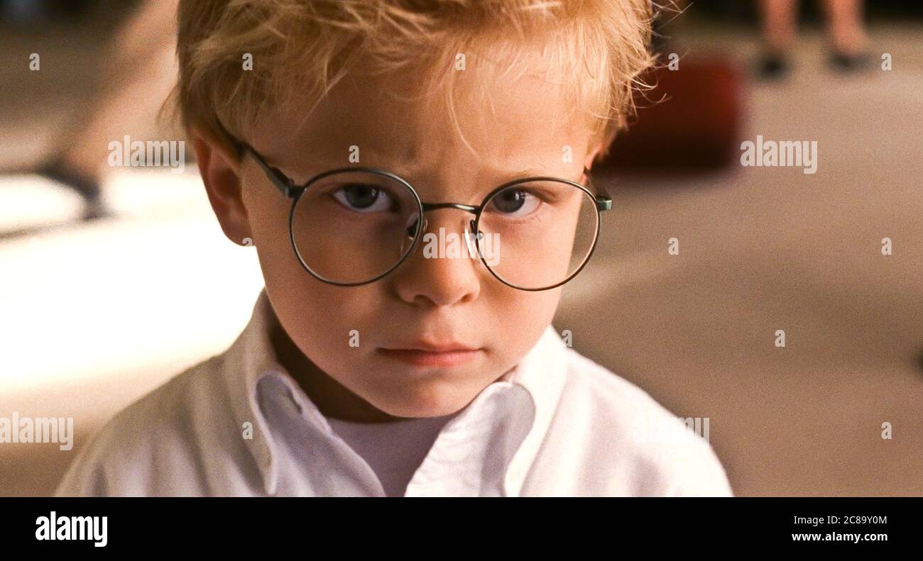 USA. Jonathan Lipnicki in a scene from the ©TriStar Pictures movie: Jerry  Maguire (1996). Plot: When a sports agent has a moral epiphany and is fired  for expressing it, he decides to, image size:1300x791