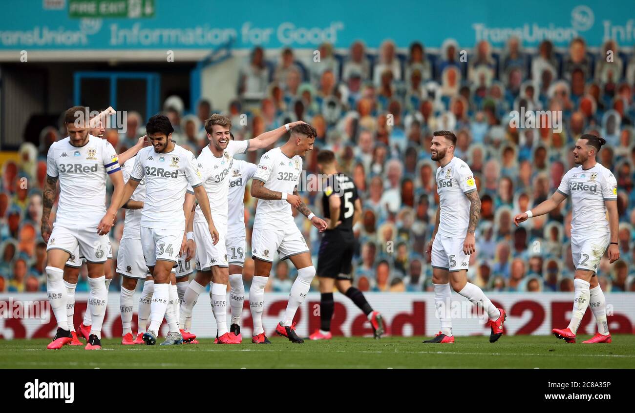 leeds-uniteds-ben-white-no-5-celebrates-scoring-hi-res-stock