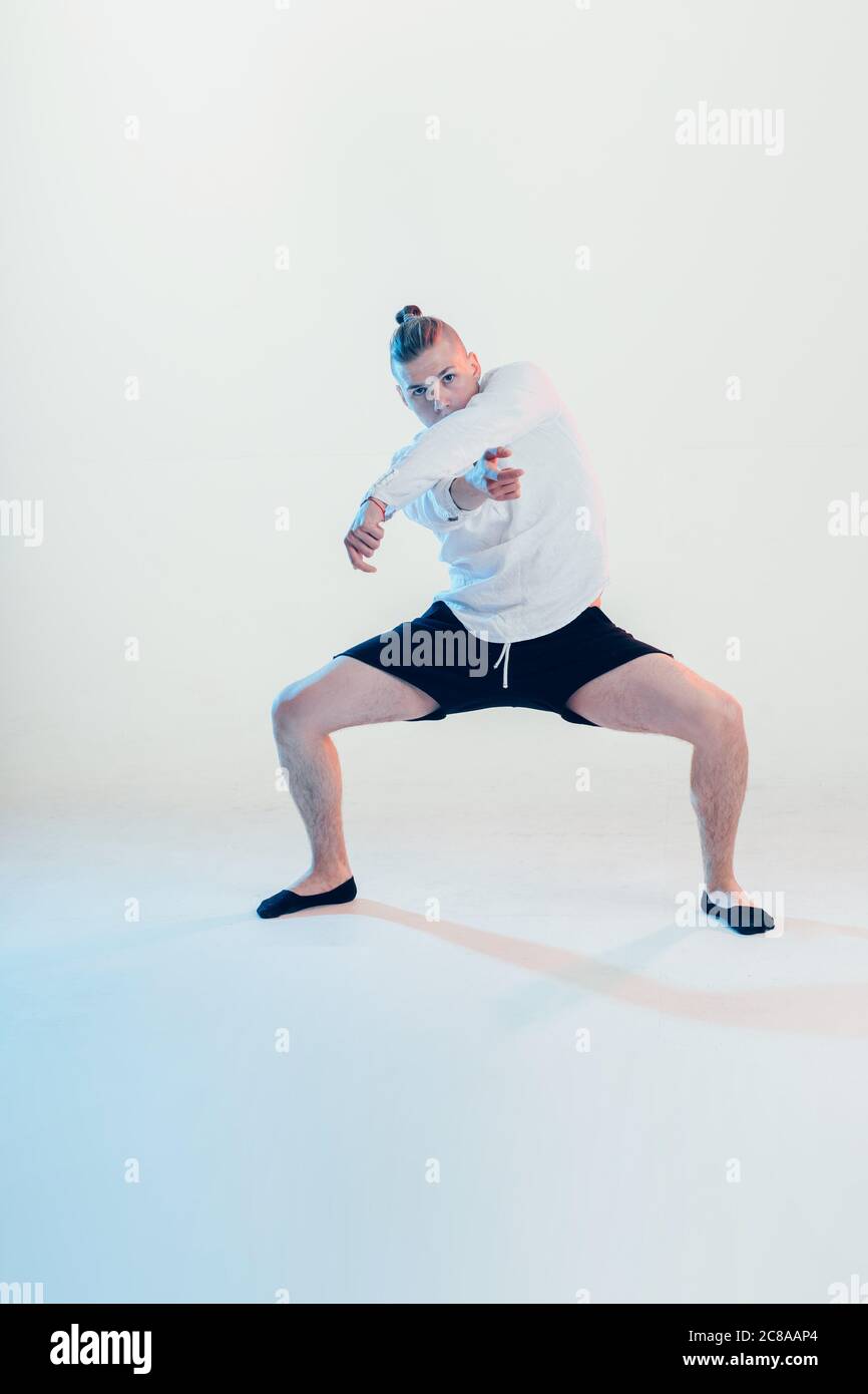 Young hip hop dancer posing at studio Stock Photo - Alamy