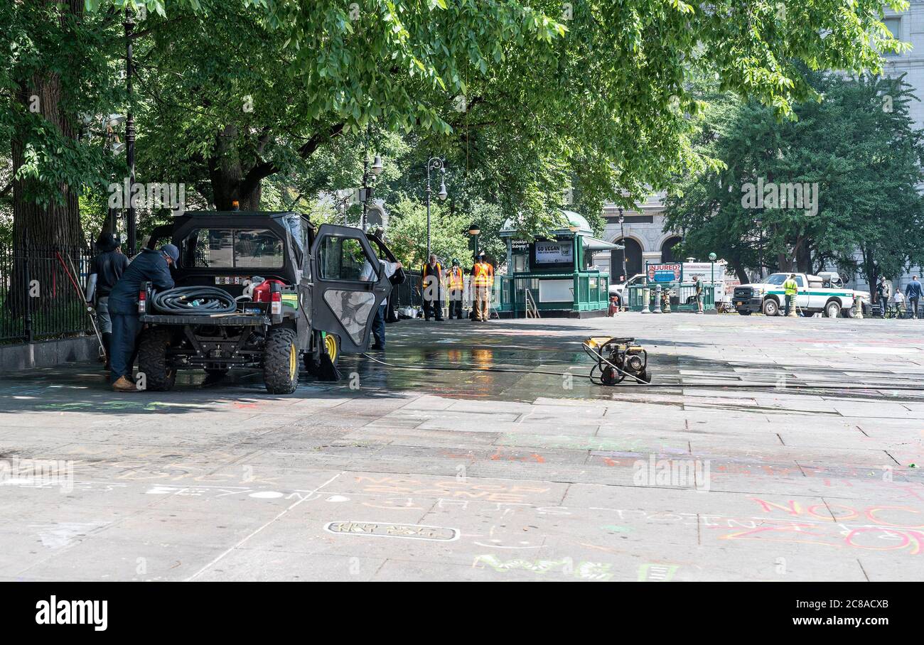 Homeless encampment new york hi-res stock photography and images - Alamy