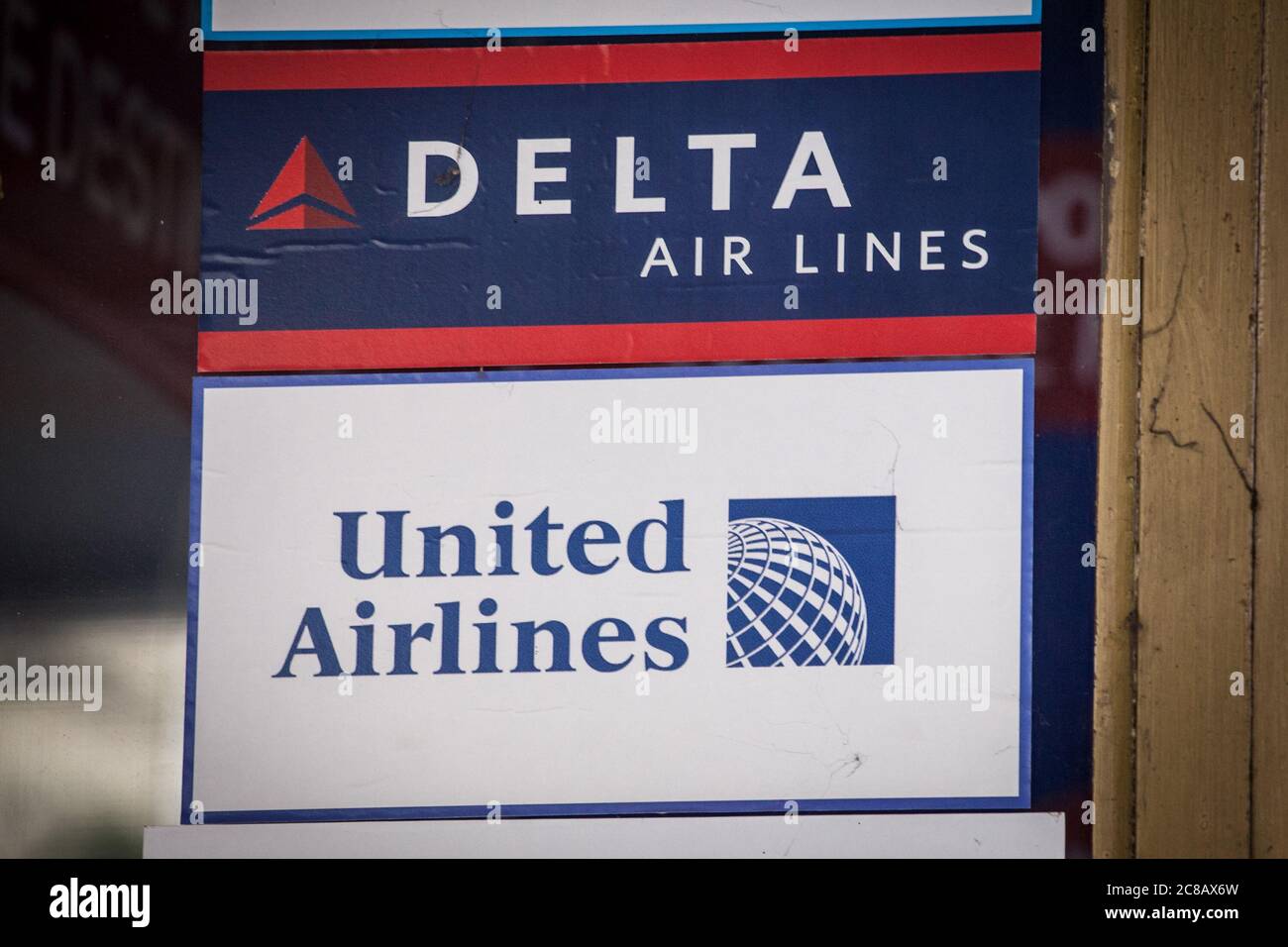 BELGRADE, SERBIA - MAY 9, 2020: Delta and united airlines logos on their local retailer for Serbia. Delta and United are two major american airline co Stock Photo