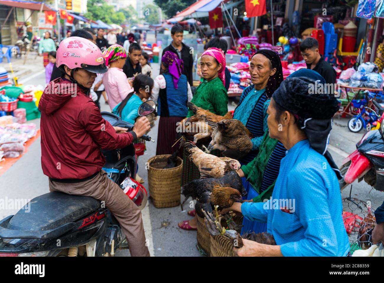 Meo Vac rural market Stock Photo Alamy