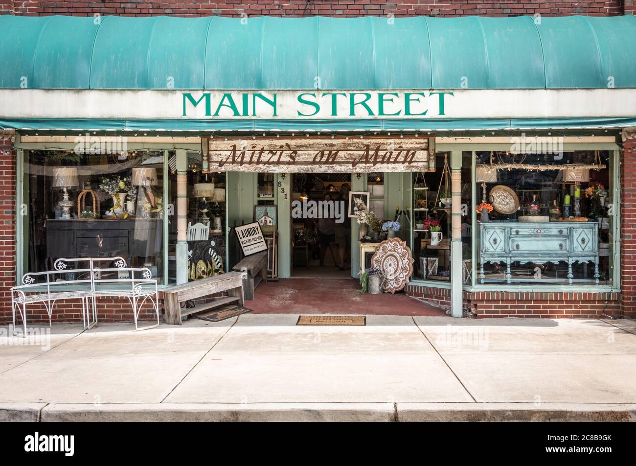 Mitzi's on Main, a home decor and antiques shop on Main Street in Downtown Blue Ridge, Georgia. (USA) Stock Photo