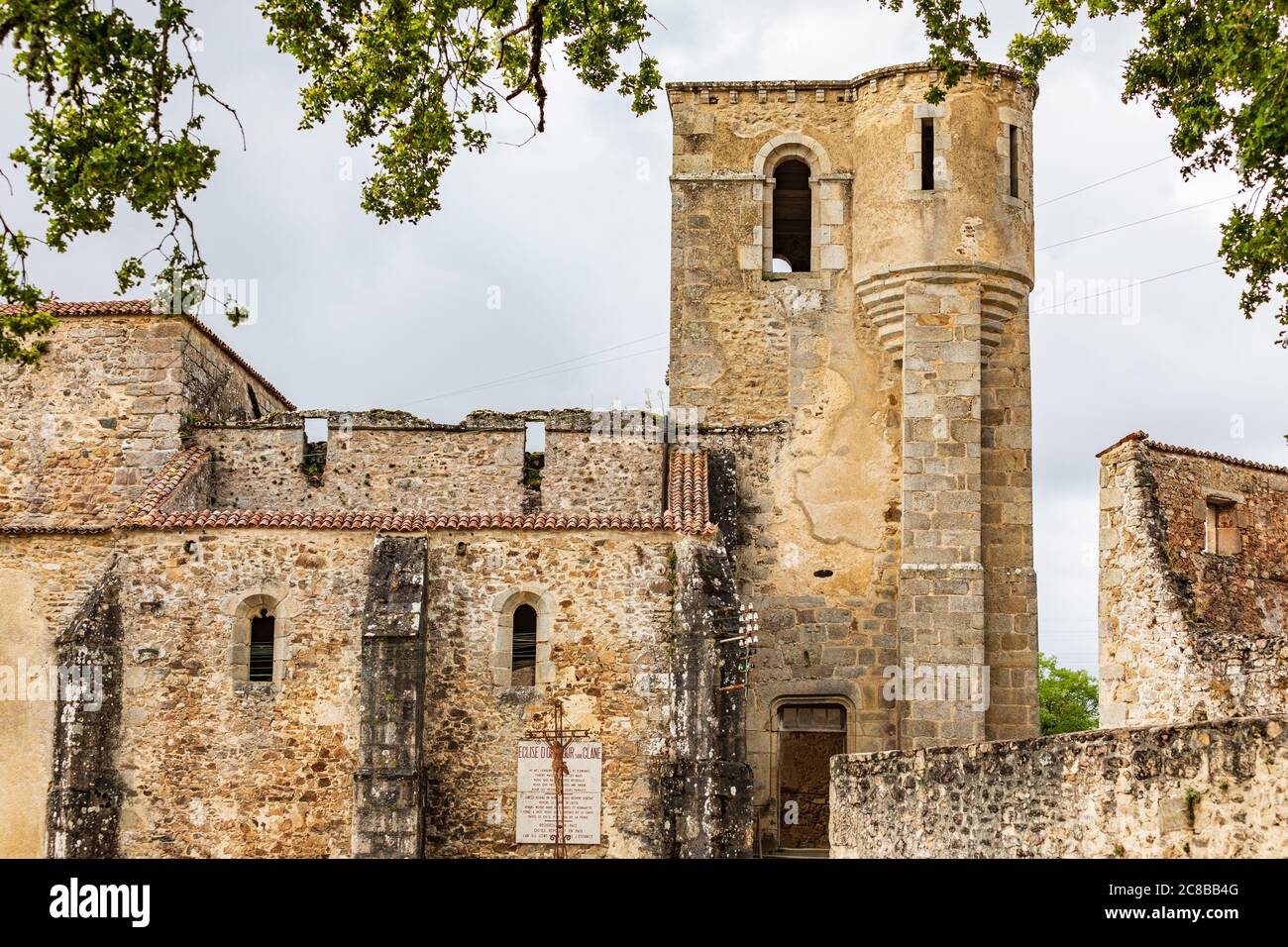 Europe, France, Haute-Vienne, Oradour-sur-Glane. Sept. 5, 2019. Ruined stone church in the martyr village of Oradour-sur-Glane. Stock Photo