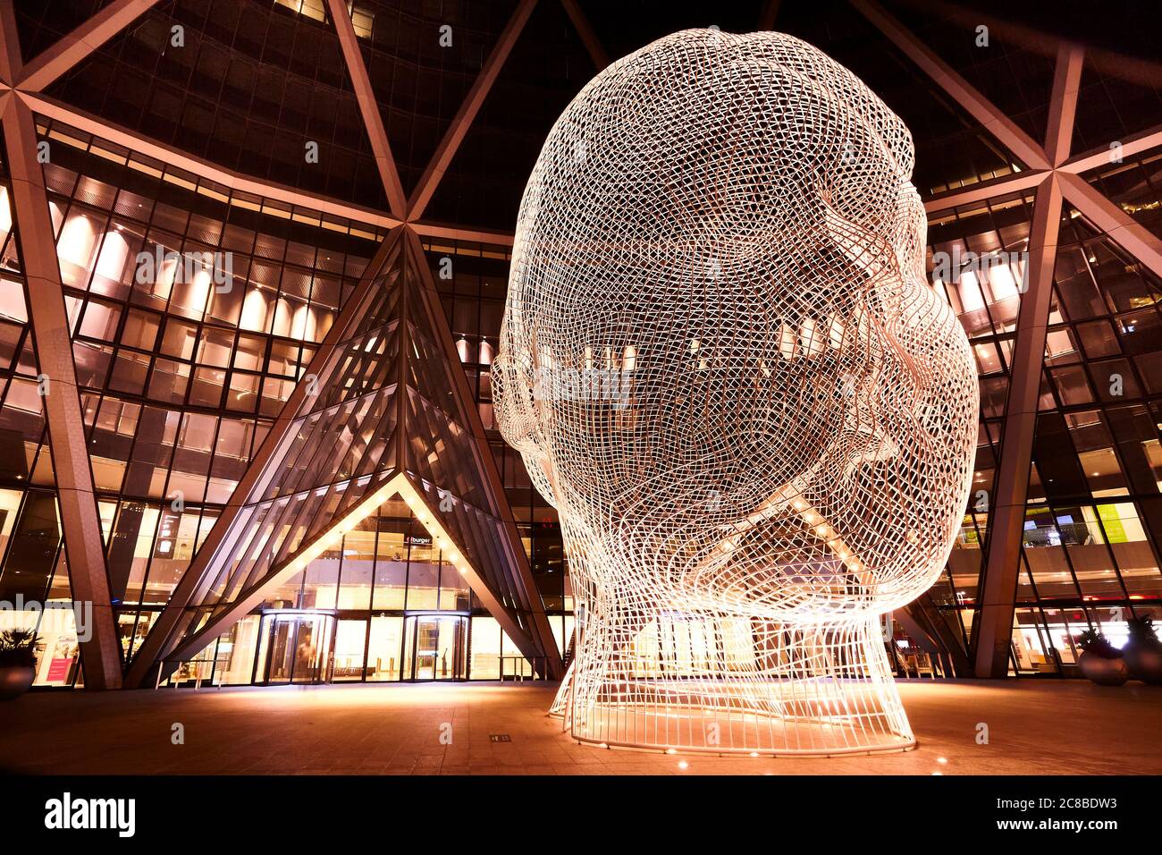 Corporate head sculpture hires stock photography and images Alamy