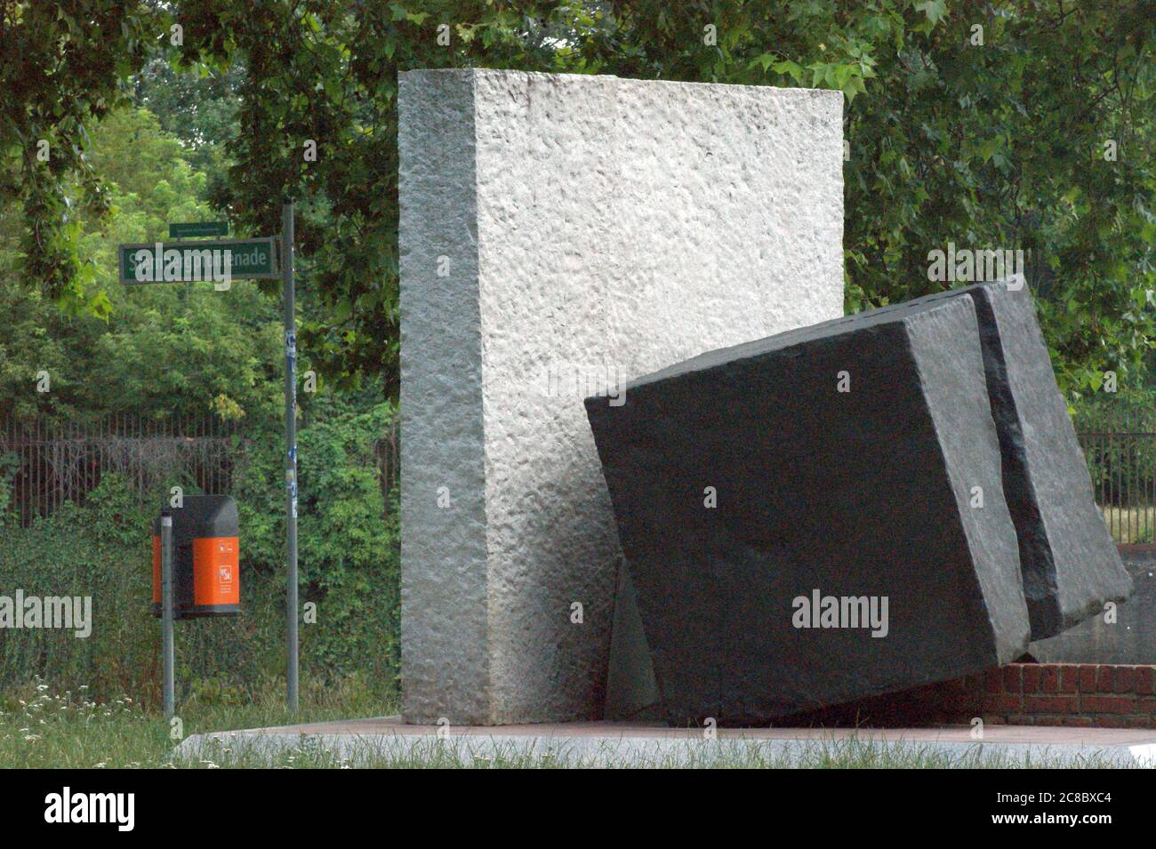 Mahnmal für die deportierten und ermordeten Juden von Berlin-Spandau am Lindenufer an der Mündung der Spree in die Havel, Sternbergpromenade Stock Photo