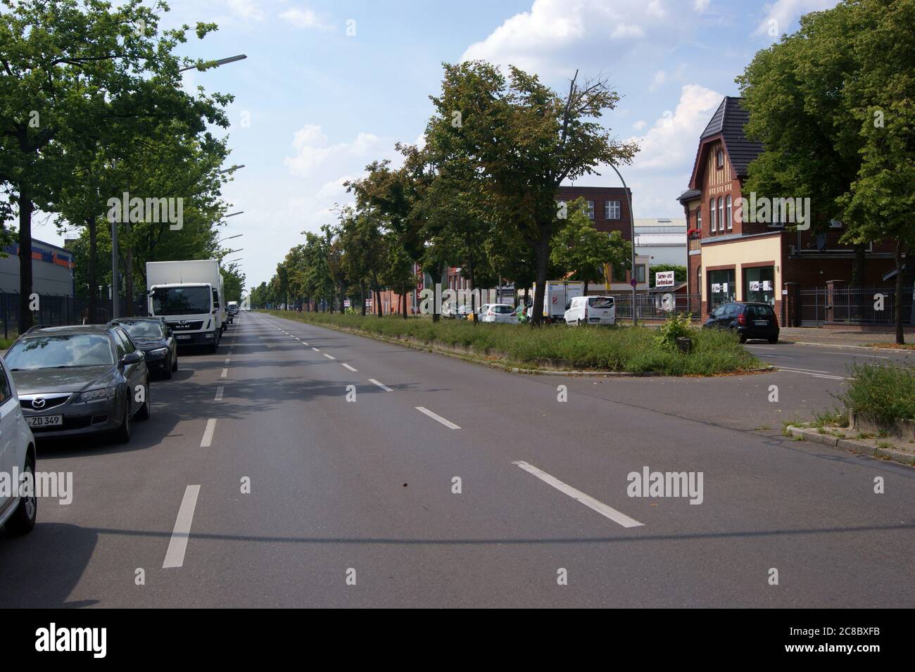 Brunsbütteler Damm Ecke Päwesiner Weg in Berlin-Spandau, Blickrichtung Westen Stock Photo