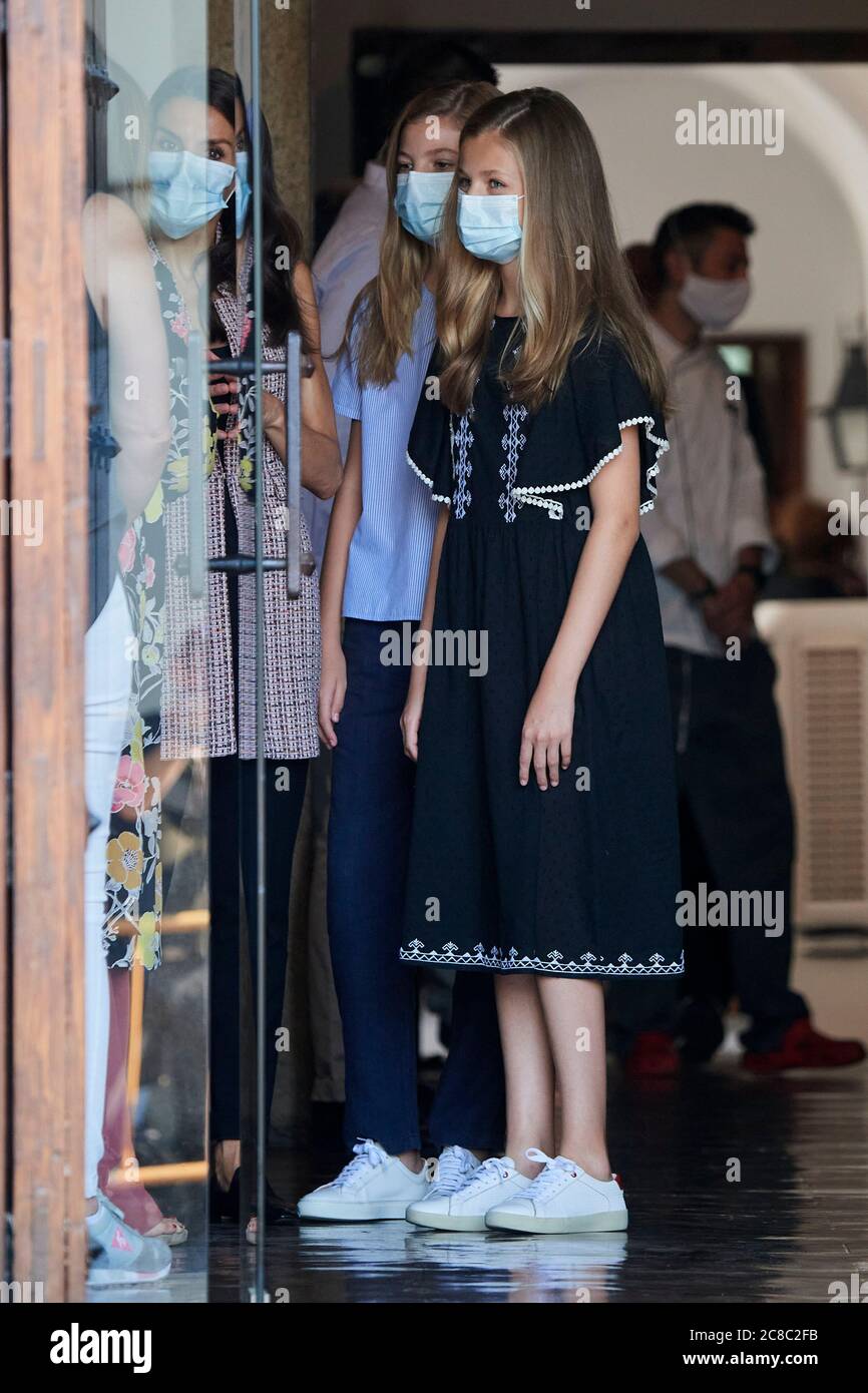 Merida Extremadura Spain 23rd July Crown Princess Leonor Princess Sofia Leaved The National Inn On July 23 In Merida Spain Credit Jack Abuin Zuma Wire Alamy Live News Stock Photo Alamy Merida Extremadura Spain 23rd July Crown Princess Leonor Princess Sofia Leaved The National Inn On July 23 In Merida Spain Credit Jack Abuin Zuma Wire Alamy Live News Stock Photo Alamy