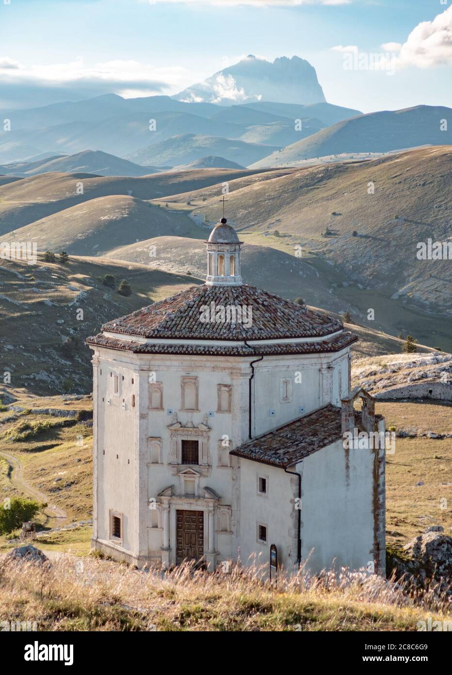 Santo Stefano di Sessanio (Italy) The ruins of Rocca Calascio, old
