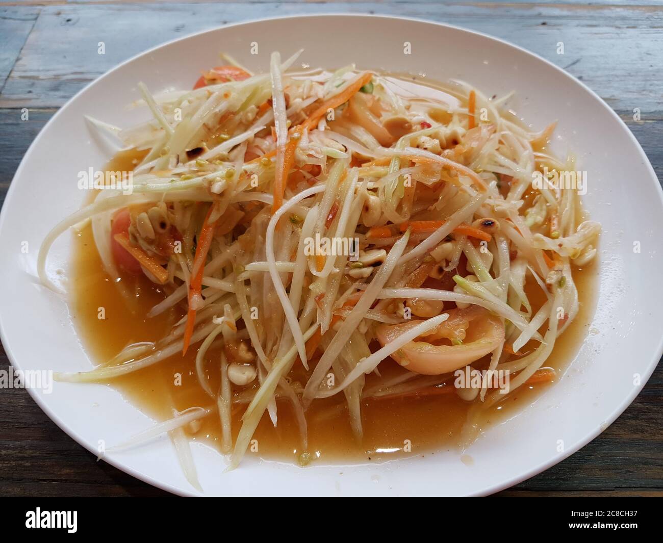 Thai Green Papaya Salad Ready To Eat Stock Photo Alamy
