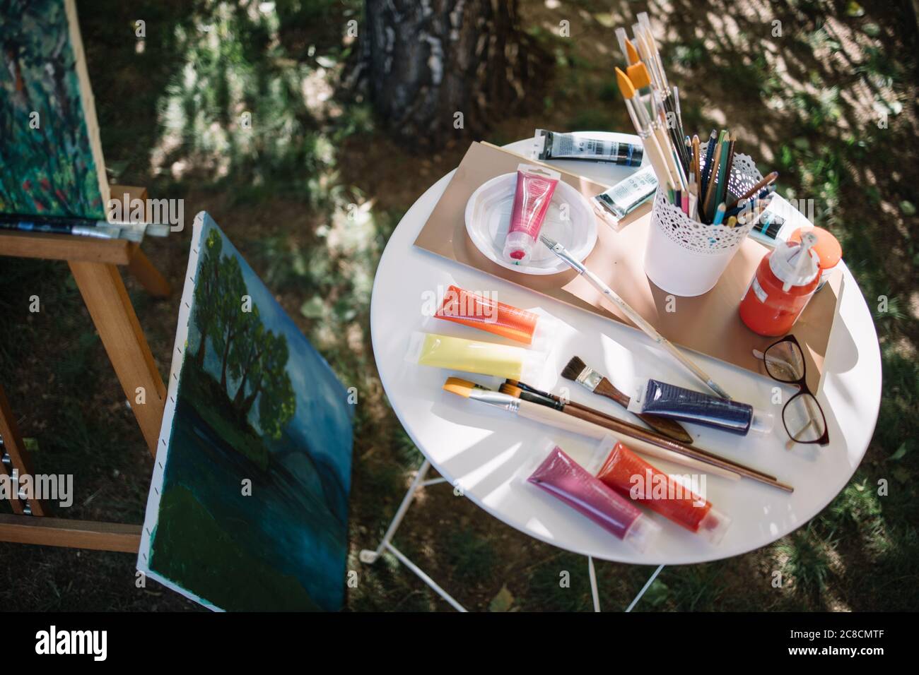 Painting workshop accessories painter hi-res stock photography and ...