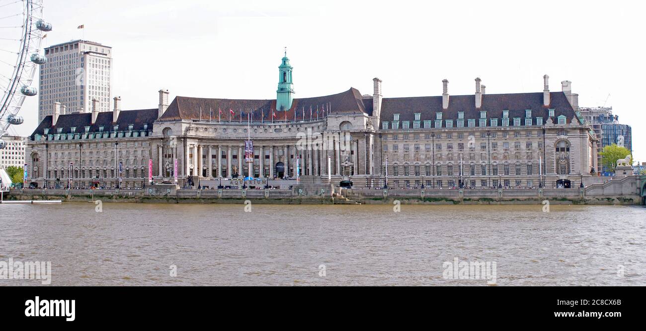 County hall london aquarium hi-res stock photography and images - Alamy