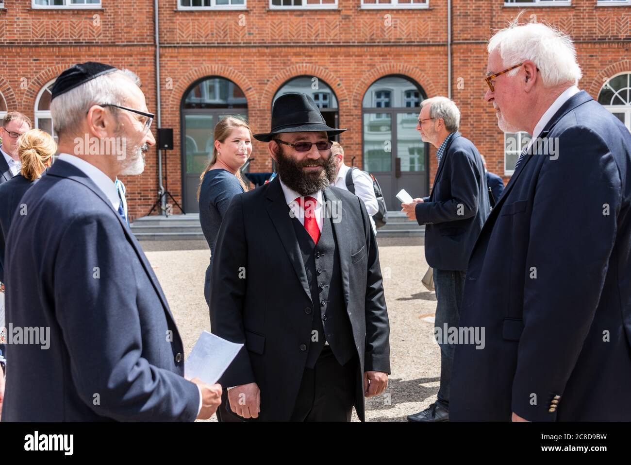 LÜBECK. Gemeinsam mit dem Beauftragten für jüdisches Leben in Schleswig-Holstein, Peter Harry Carstensen, besuchte Kulturministerin Karin Prien heute Stock Photo