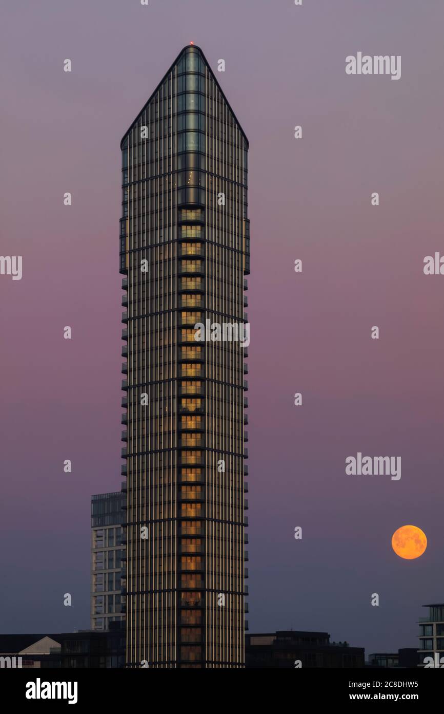 England, London, Chelsea, Chelsea Waterfront, Lots Road Power Station