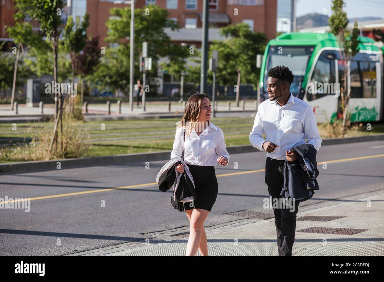 People on sidewalk hi-res stock photography and images - Alamy