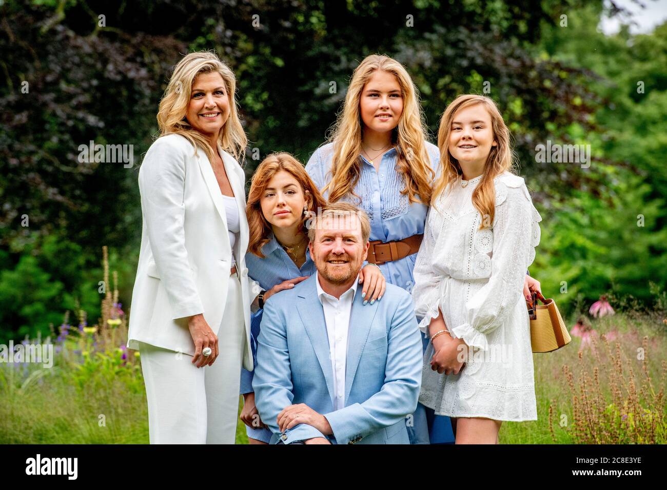 king-willem-alexander-queen-maxima-and-princesses-amalia-alexia-and