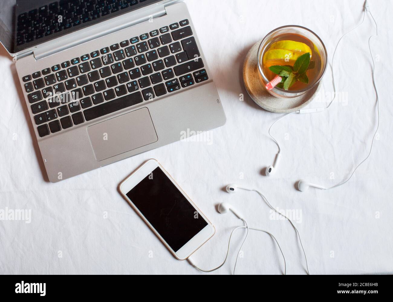 Phone headphones tea hi-res stock photography and images - Alamy