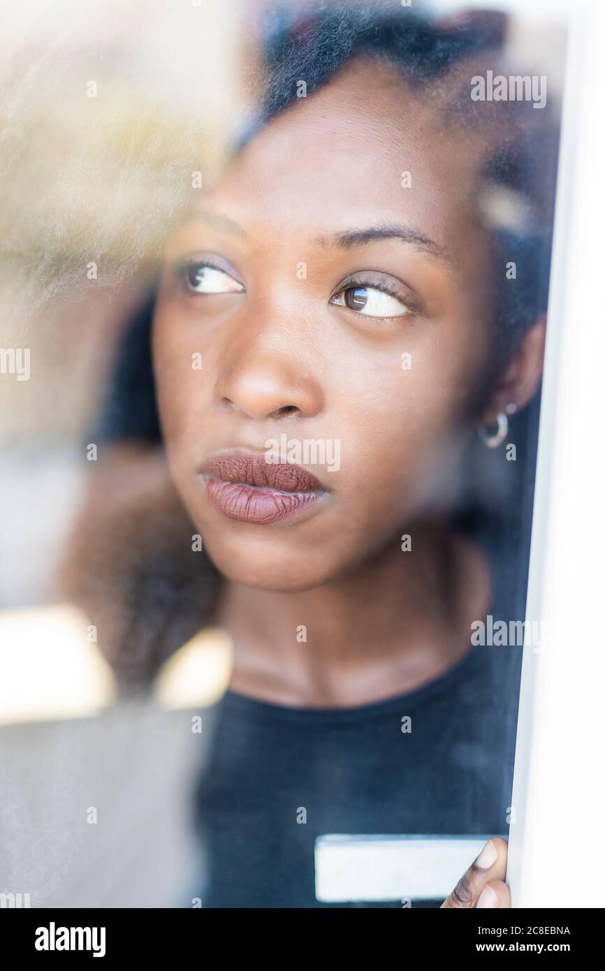 Serious black woman dreadlocks hi-res stock photography and images - Alamy