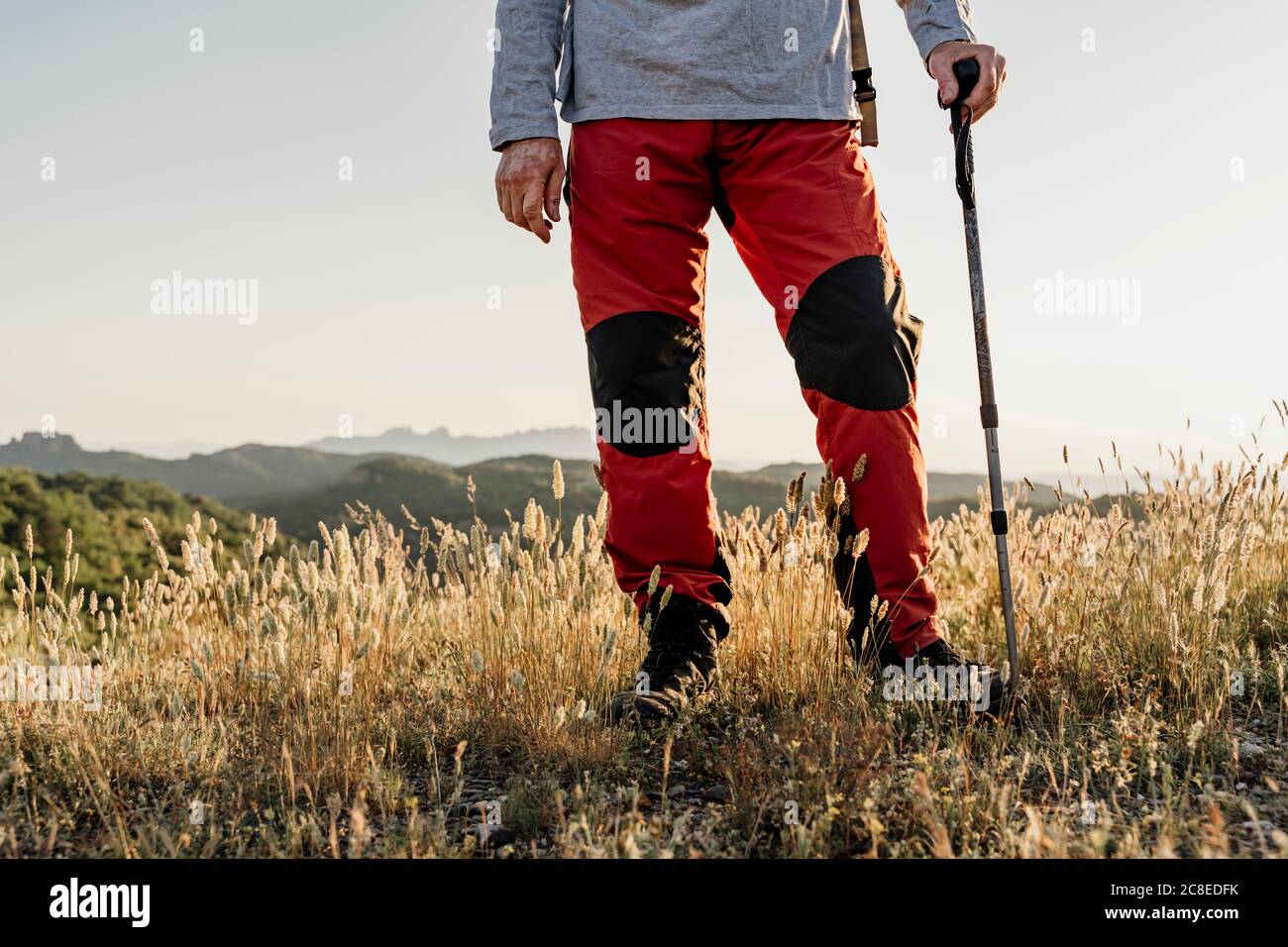 Senior standing on one leg hi-res stock photography and images - Alamy