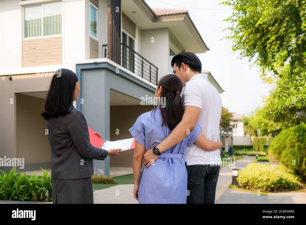 Realtor showing a house hires stock photography and images Alamy