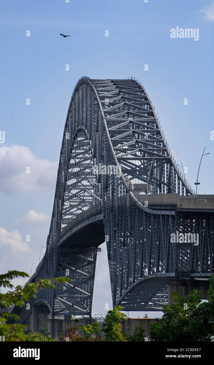 Puente de las Américas, que une el Océano Pacífico con el Atrlántico Stock Photo