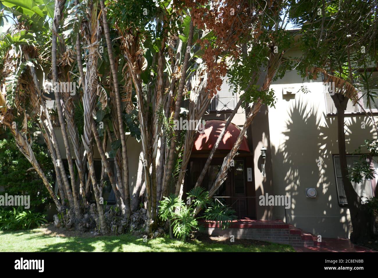 Los Angeles, California, USA 23rd July 2020 A general view of atmosphere of British Model Ronald Anthony Margau, aka Ron Marquette's apartment where he committed suicide (September 27, 1994) in front of girlfriend Dee Dee Pfeiffer at 1438 N. Gardner Street, on July 23, 2020 in Los Angeles, California, USA. Photo by Barry King/Alamy Stock Photo Stock Photo