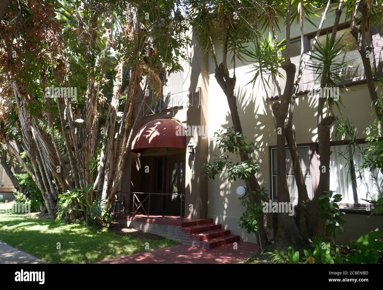 Los Angeles, California, USA 23rd July 2020 A general view of atmosphere of British Model Ronald Anthony Margau, aka Ron Marquette's apartment where he committed suicide (September 27, 1994) in front of girlfriend Dee Dee Pfeiffer at 1438 N. Gardner Street, on July 23, 2020 in Los Angeles, California, USA. Photo by Barry King/Alamy Stock Photo Stock Photo