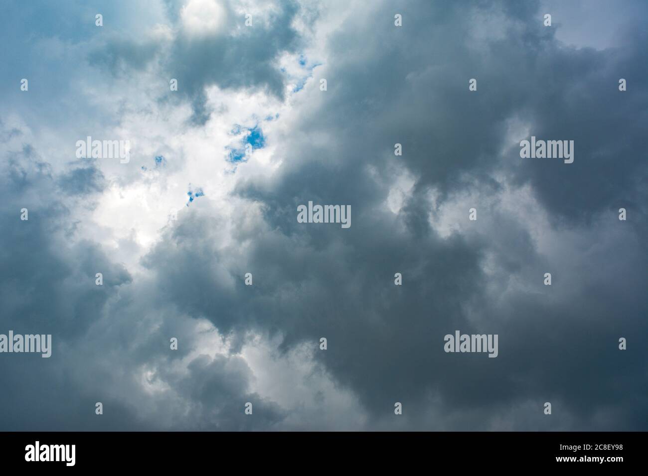 Before rain hi-res stock photography and images - Alamy