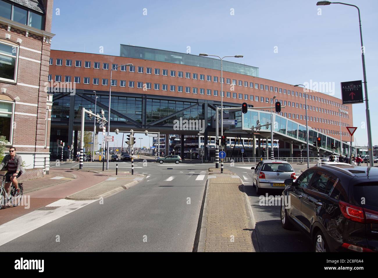 town-hall-municipal-office-or-stadskantoor-in-the-center-of-alkmaar-a