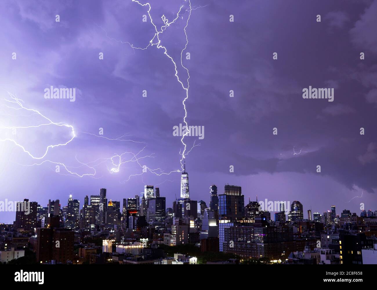 Lightning strikes trade center hi-res stock photography and images - Alamy