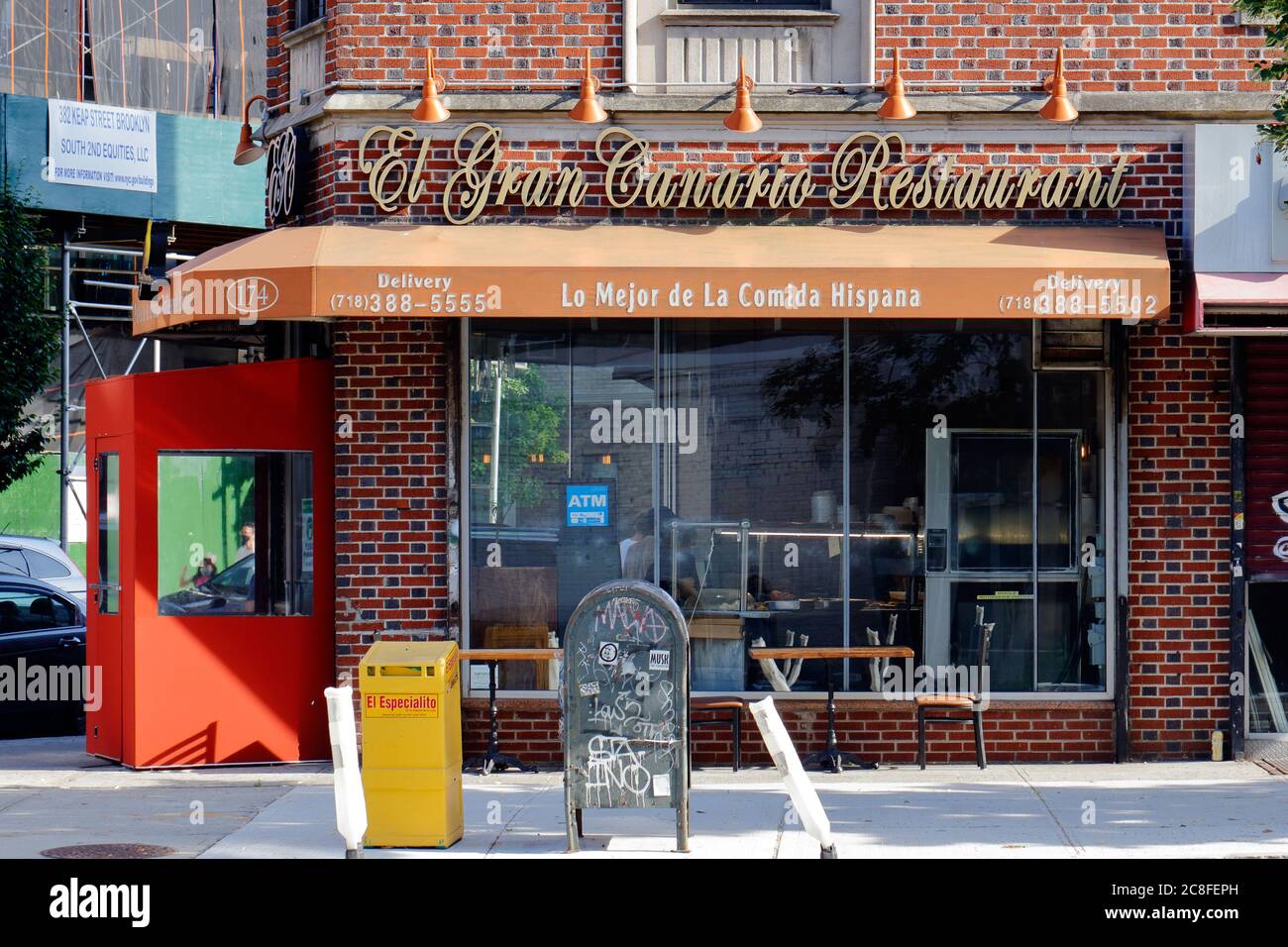 El Gran Canario 174 Borinquen Pl Brooklyn Ny Exterior Of A Dominican Restaurant In The Williamsburg Neighborhood Stock Photo Alamy