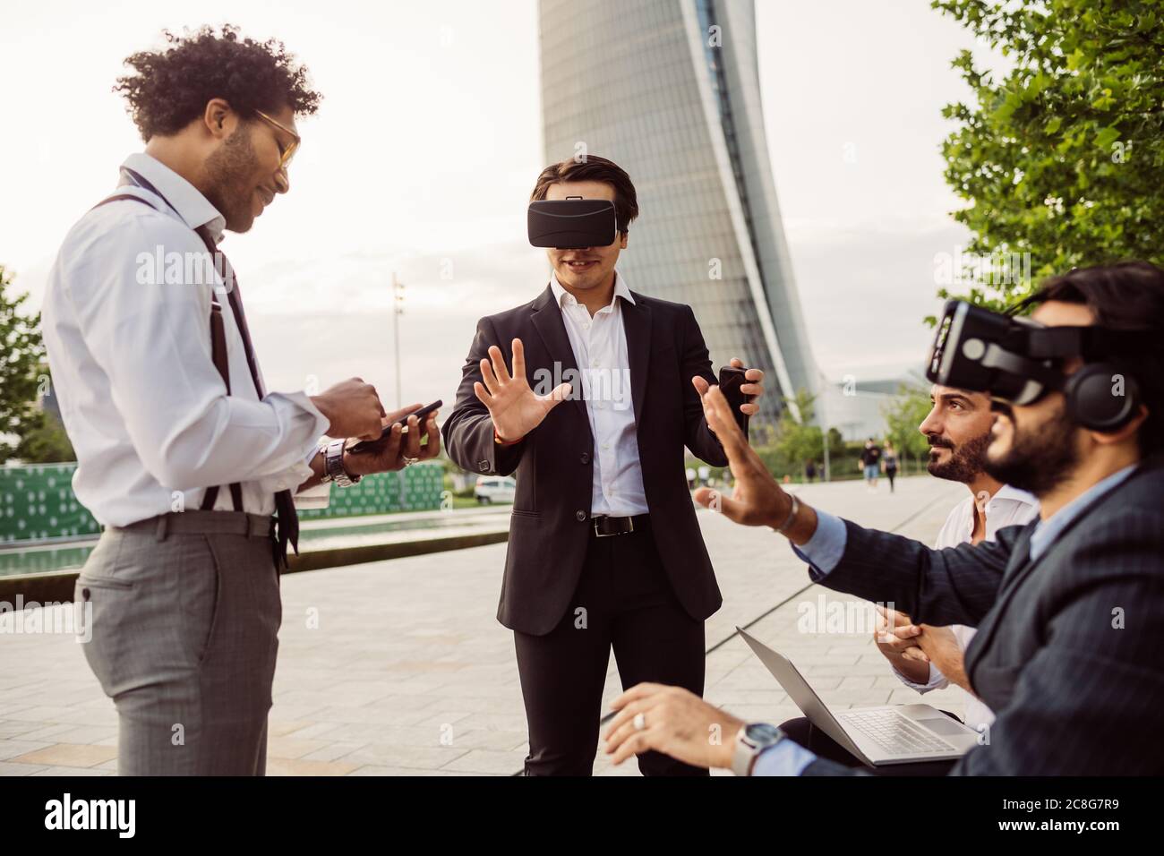 Wearing vr headsets hi-res stock photography and images - Alamy