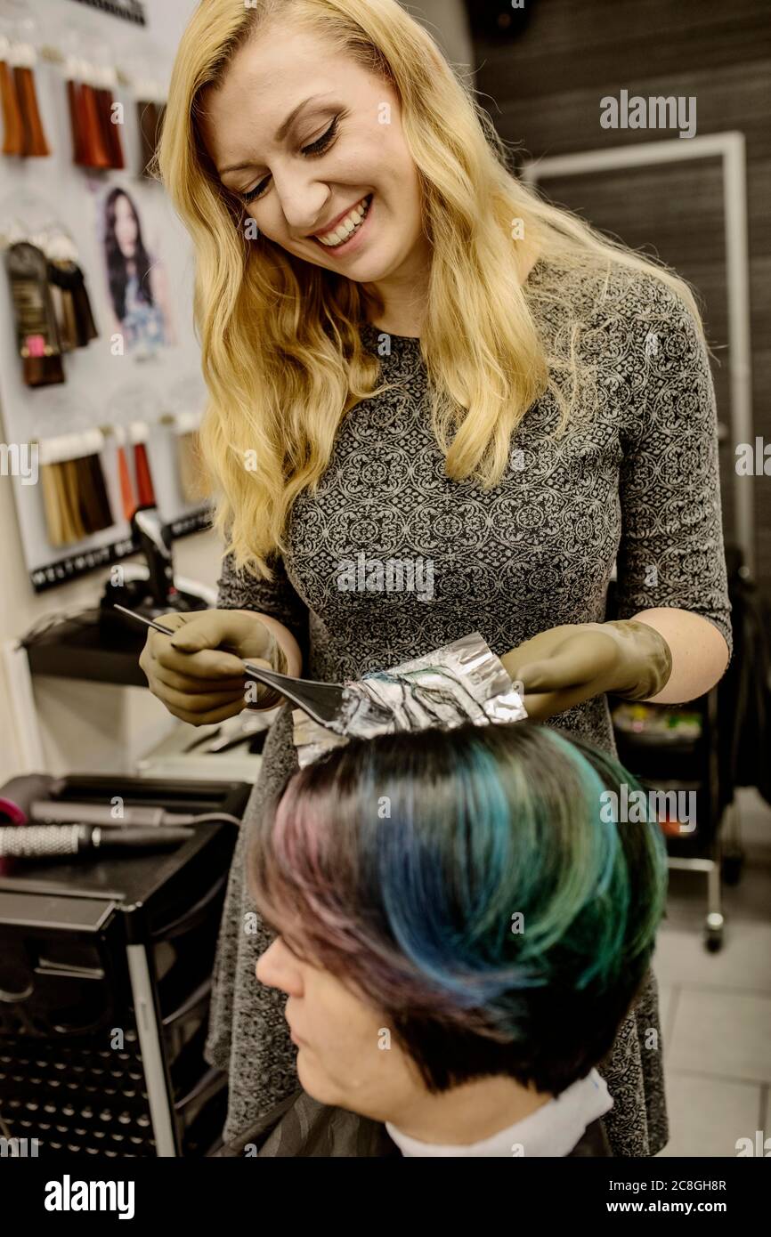 Woman salon foil hi-res stock photography and images - Alamy