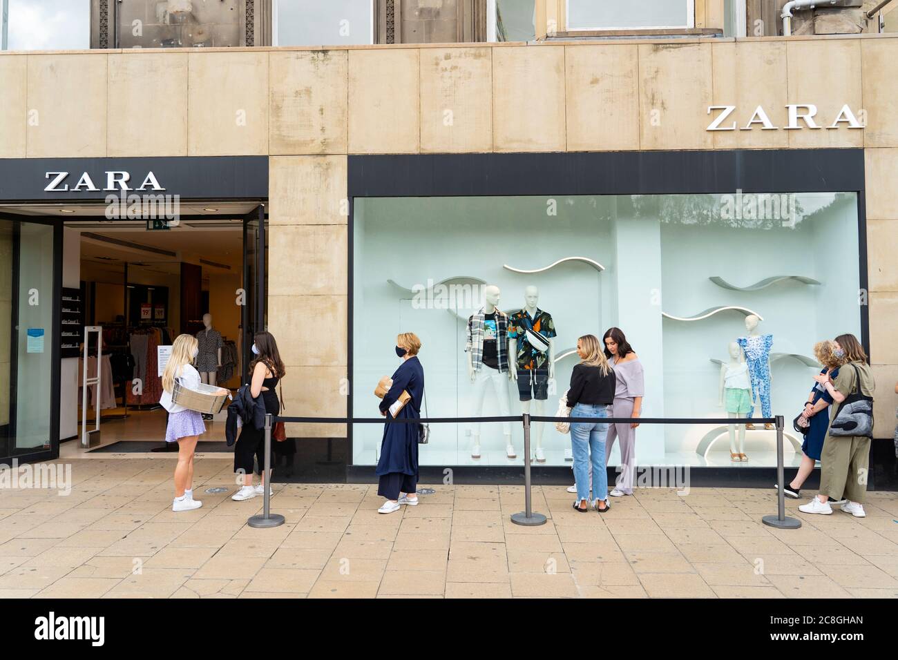 Queue outside zara hi-res stock photography and images - Alamy