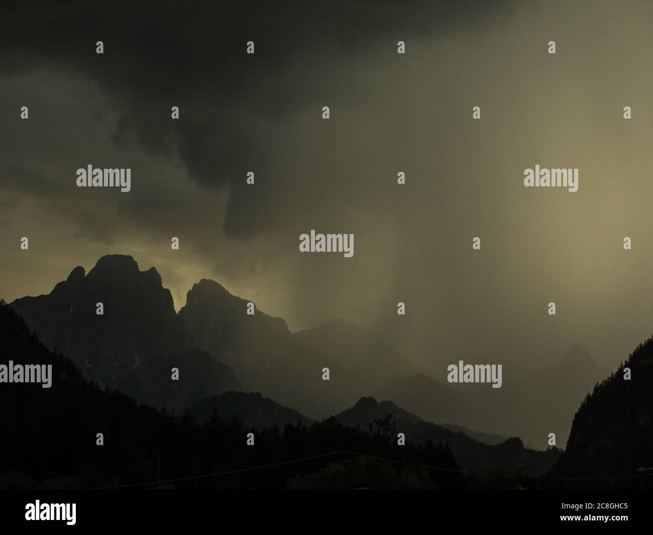Thunderstorms and rain clouds over mountain peaks, Admonter-Reichenstein Group, Gesaeuse, Styria, Austria Stock Photo