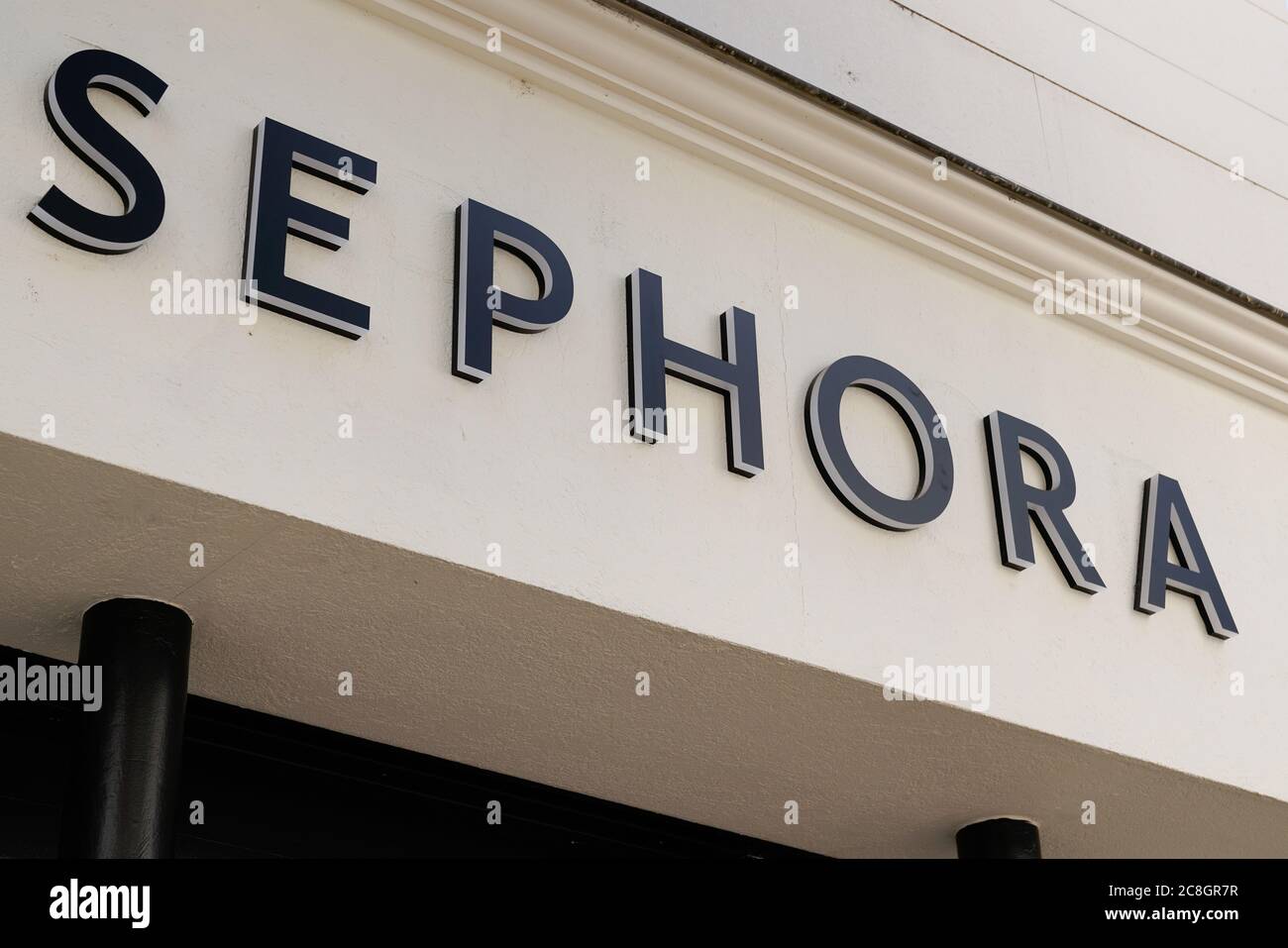 Sephora sign hi-res stock photography and images - Alamy