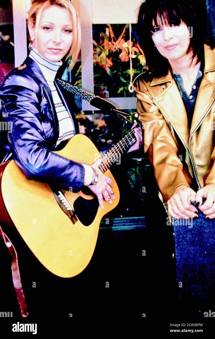 LIBRARY. USA. Chrissie Hynde and Lisa Kudrow in the ©Warner Bros. TV