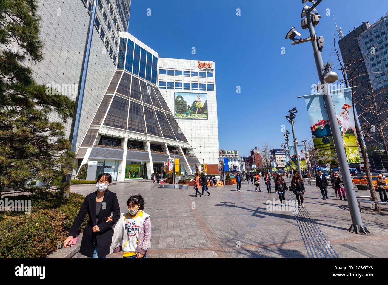Doota Mall, Euljiro 6(yuk)-ga, Jung-gu Seoul South Korea Stock Photo