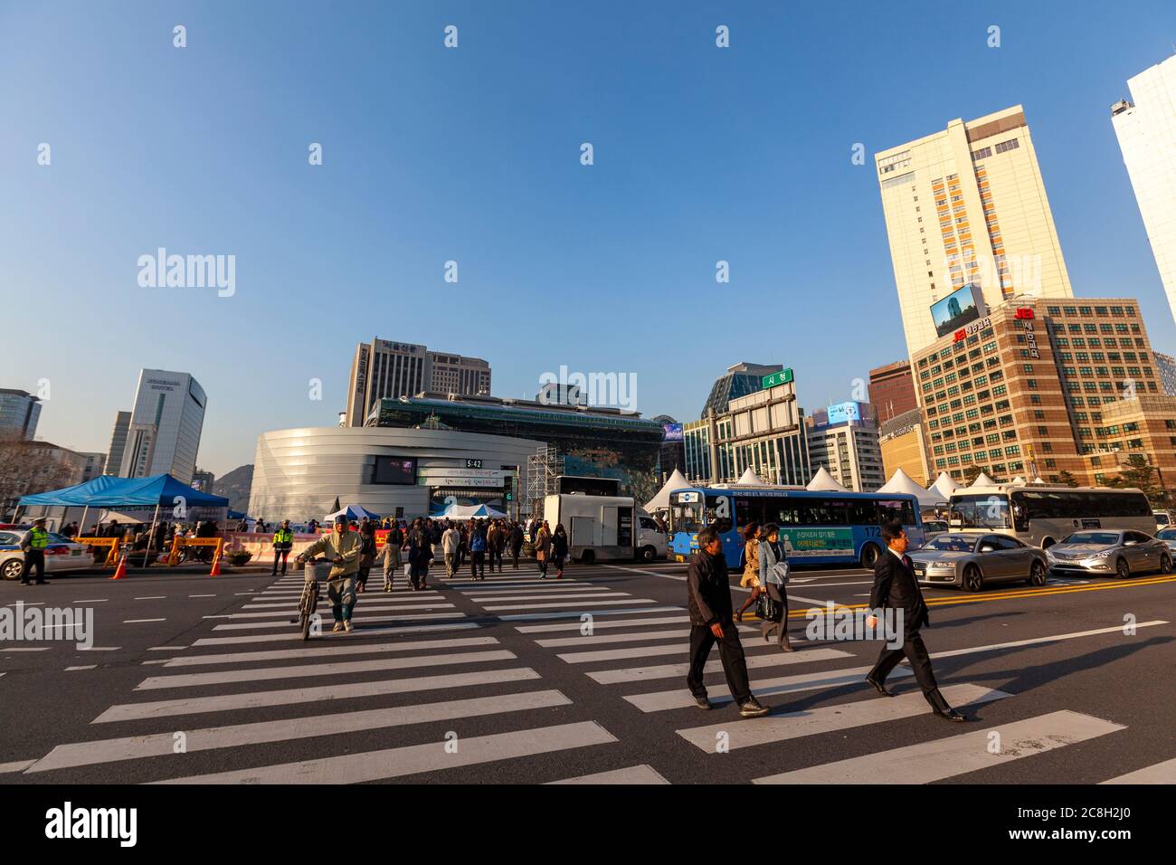 Zebra crossing near Seoul Plaza, Seoul, South Korea Stock Photo Alamy