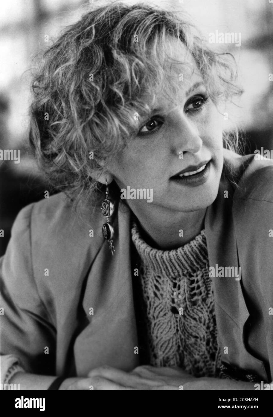 Los Angeles.CA.USA. Kim Greist in ©Orion Pictures film, Throw Momma From  the Train (1987) Director: Danny DeVito Writer: Stu Silver Source: Patti  Page's song Mama from the Train (A Kiss, A Kiss), image size:913x1390