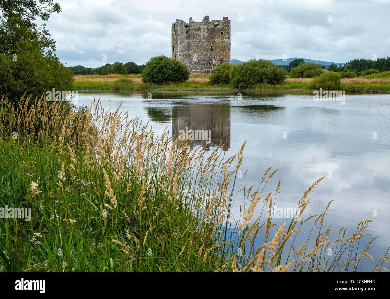 Threave Castle, stronghold of the Black Douglases built on an island in the River Dee near Castle Douglas, Dumfries & Galloway, Scotland. Stock Photo