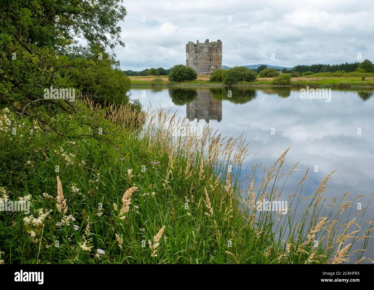 Threave Castle, stronghold of the Black Douglases built on an island in the River Dee near Castle Douglas, Dumfries & Galloway, Scotland. Stock Photo