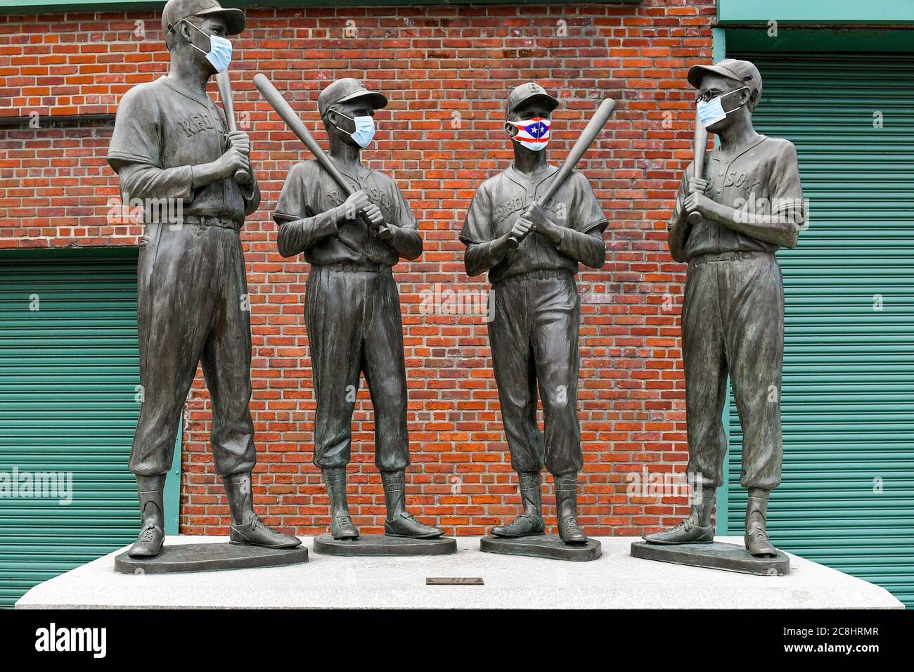 Red Sox honor Carl Yastrzemski with statue