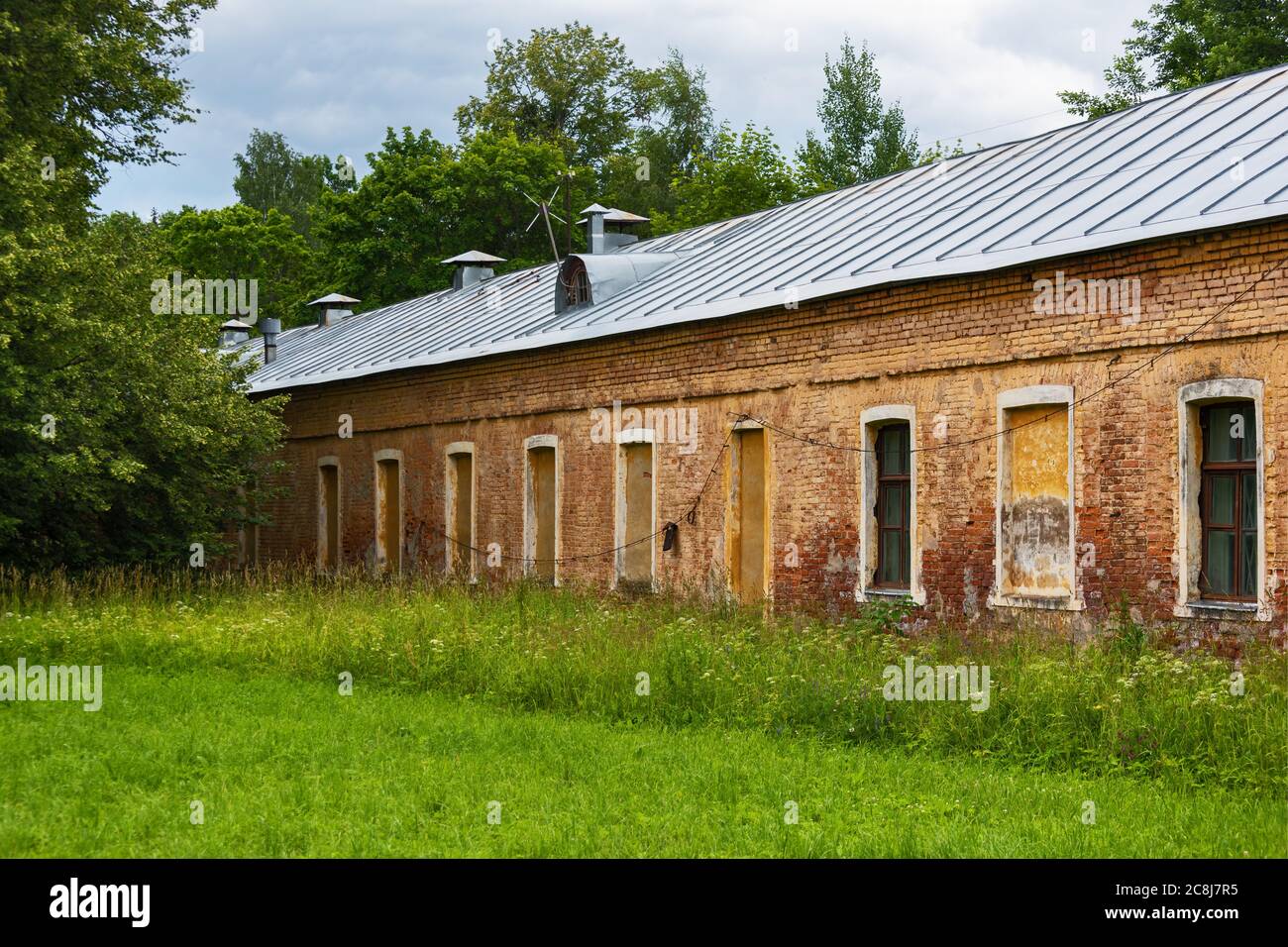 Old abandoned brick building at the nature Stock Photo - Alamy