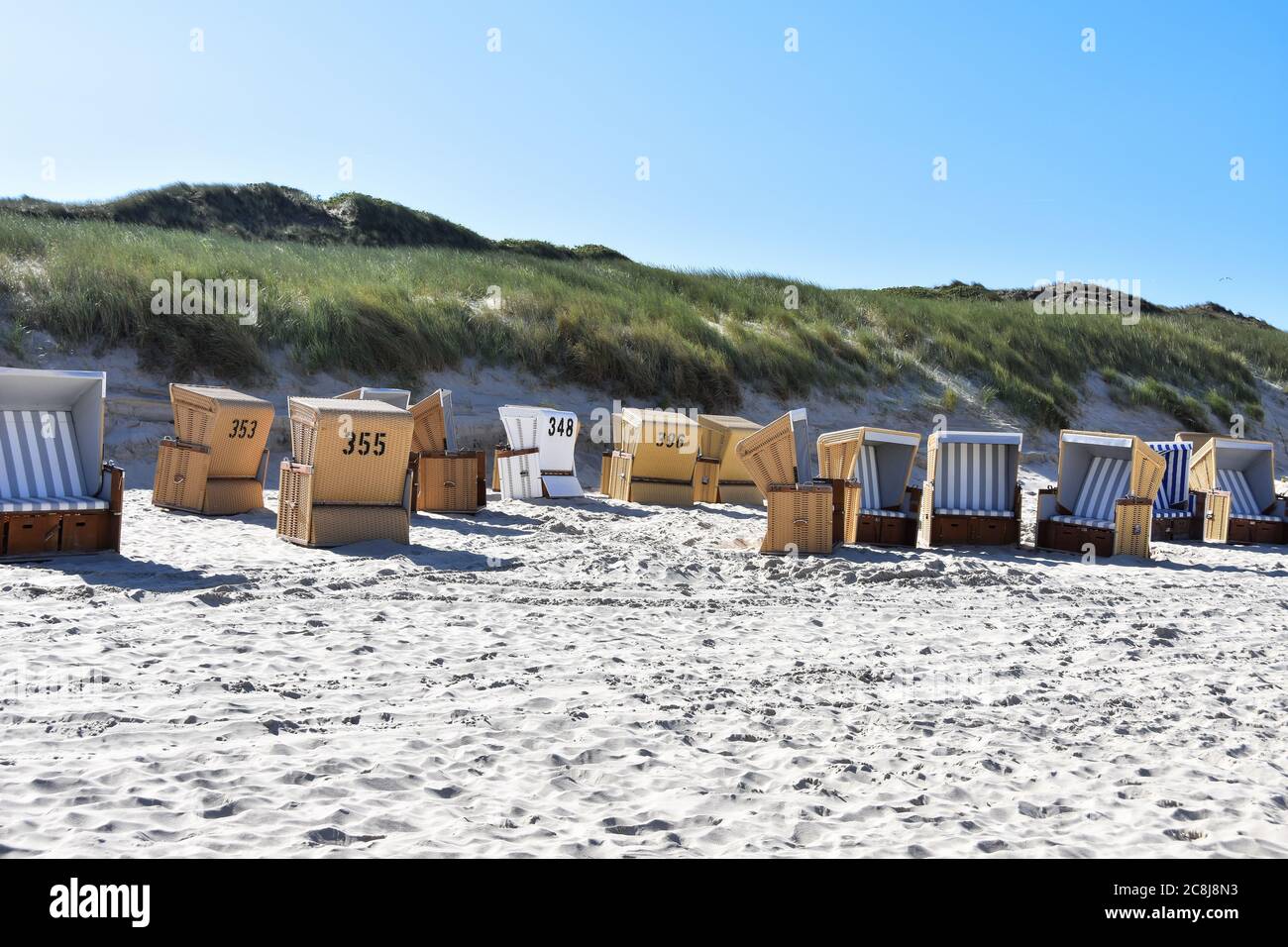Empty beach chairs hi-res stock photography and images - Alamy