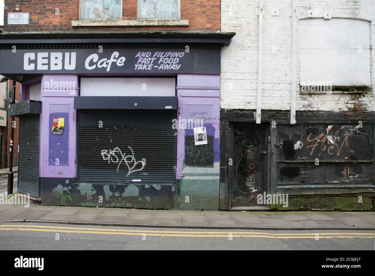 Corner of Tib Street and Whittle Street, Manchester, England, UK: closed-up fast-food cafe Stock Photo